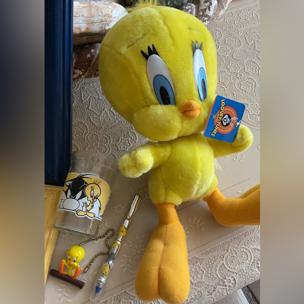 Tweety Bird - Vtg Welch’s Glass, Fan/light Pull, 12” Plush Toy & Pen — 4 pc Lot
